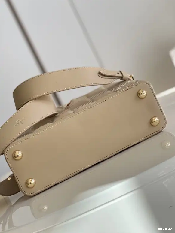 Cheap BB VUITTON CAPUCINES LOUIS 0622